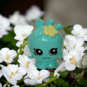 Shopkins Apple Blossom Fruit & Veg Lucy Smoothie Super Shopper Pack Exclusive